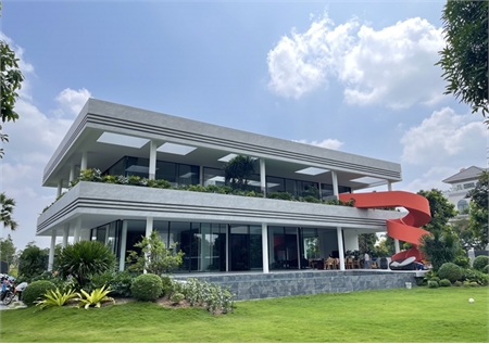 M HOUSE